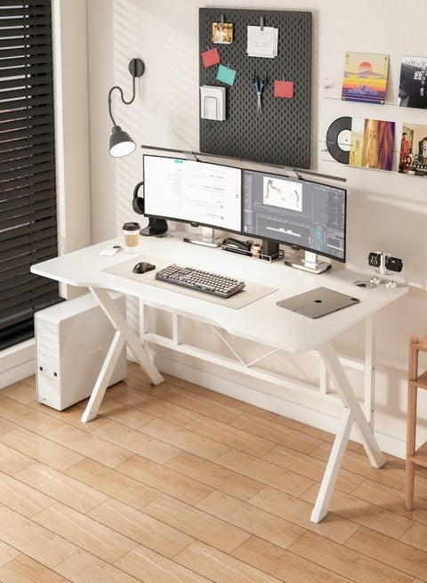 طاولة مكتب على شكل حرف K مريحة مكتب دراسة مكتب واسع، طاولة مكتب منزلي، مكتب ألعاب، طاولة كمبيوتر طاوله قيمنق طاولة دراسة مع سطح مكتب من ألياف الكربون مثالية للطلاب واللاعبين،أبيض